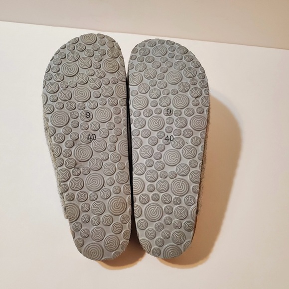 GENUINS Helsinki Felt Clog in Light Gray - Picture 8 of 11